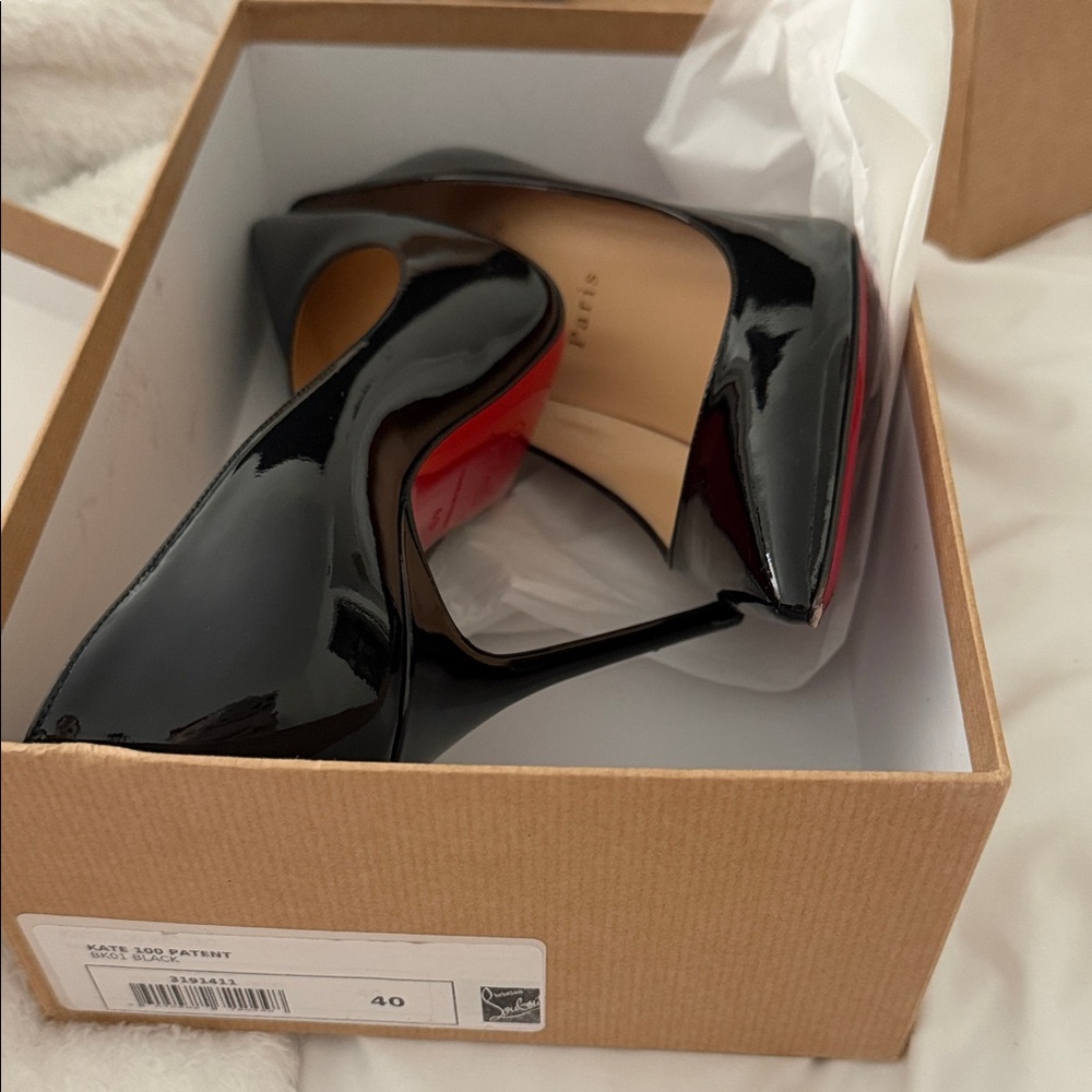 Christian, Louboutin black, Kate 100 patent RUNS SMALL fits a 9/9.5